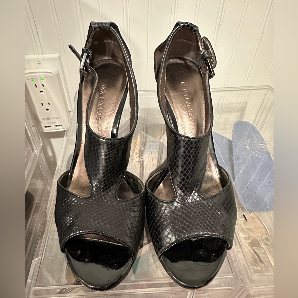 Ann Taylor Julia Python Black T-Strap